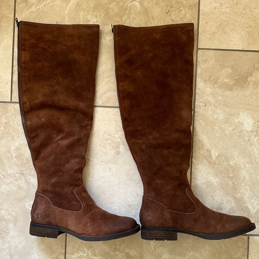 BORN WOMEN'S BORMAN TALL BOOTS - ROUND TOE distressed leather color rust 7m